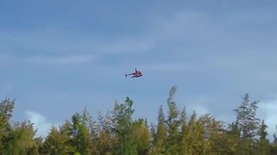 4k实拍三亚旅游观光直升机降落视频的预览图